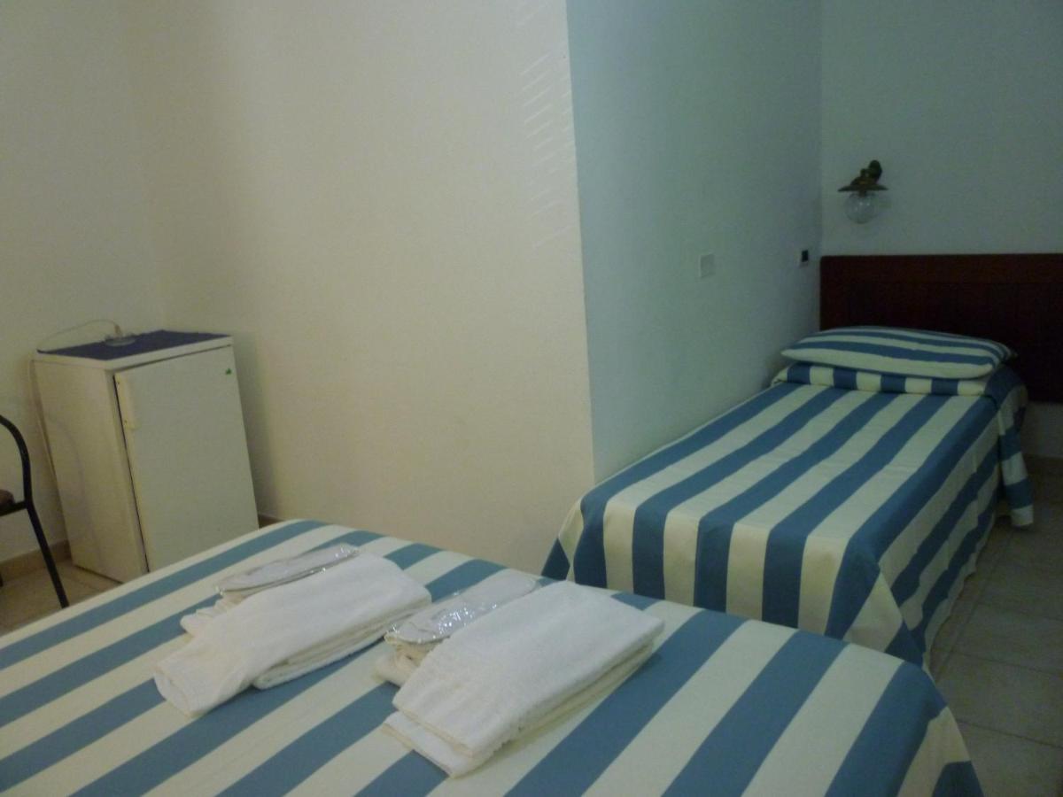 Hotel L'Ancora Санта-Тереза-Галлура Екстер'єр фото