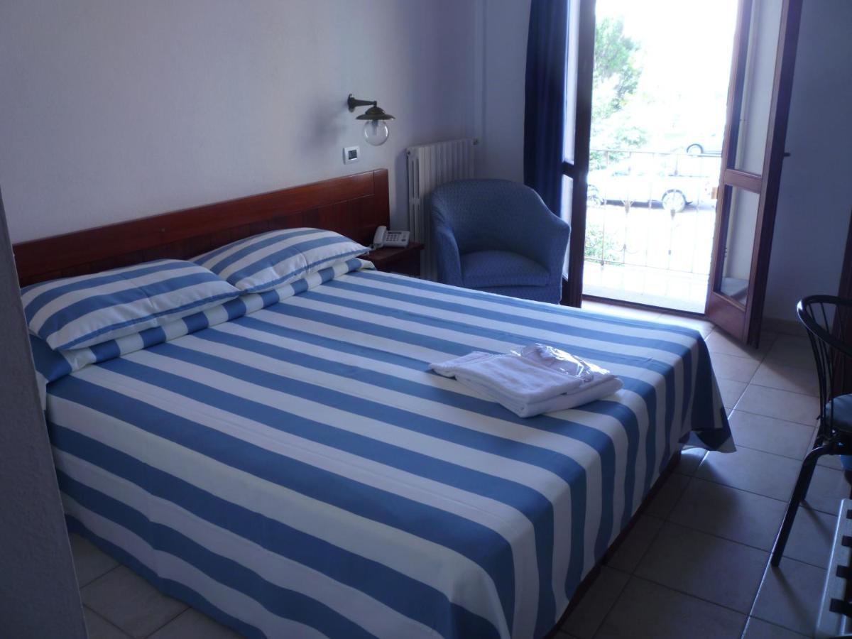 Hotel L'Ancora Санта-Тереза-Галлура Екстер'єр фото