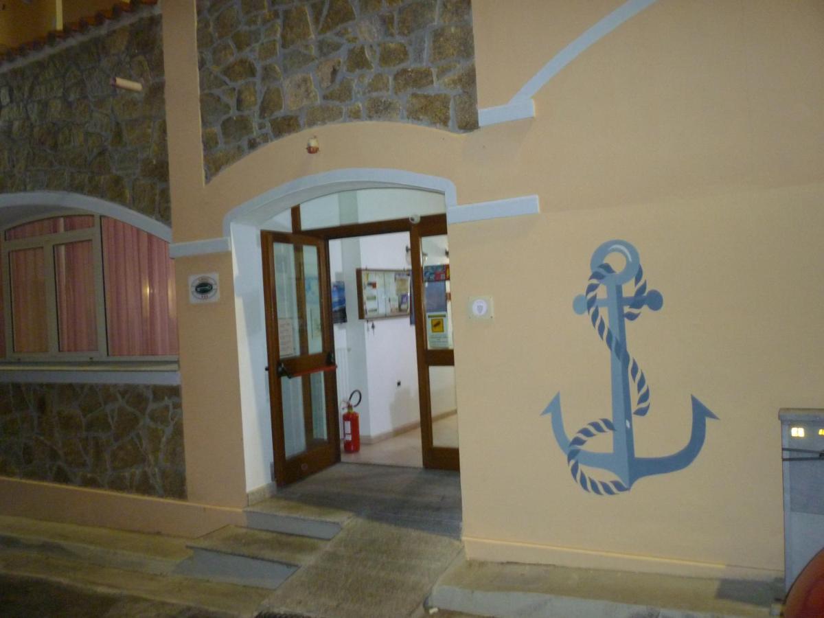 Hotel L'Ancora Санта-Тереза-Галлура Екстер'єр фото