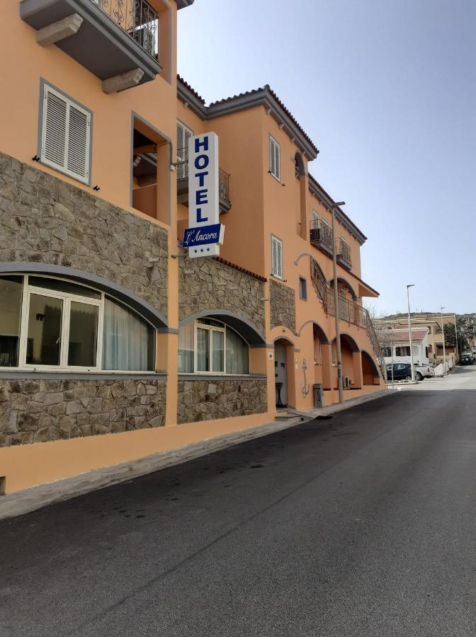 Hotel L'Ancora Санта-Тереза-Галлура Екстер'єр фото