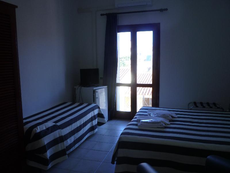 Hotel L'Ancora Санта-Тереза-Галлура Екстер'єр фото
