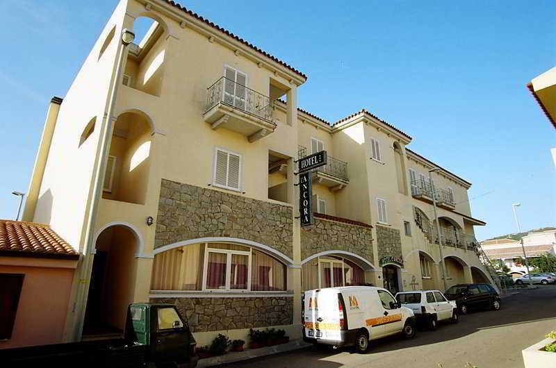 Hotel L'Ancora Санта-Тереза-Галлура Екстер'єр фото